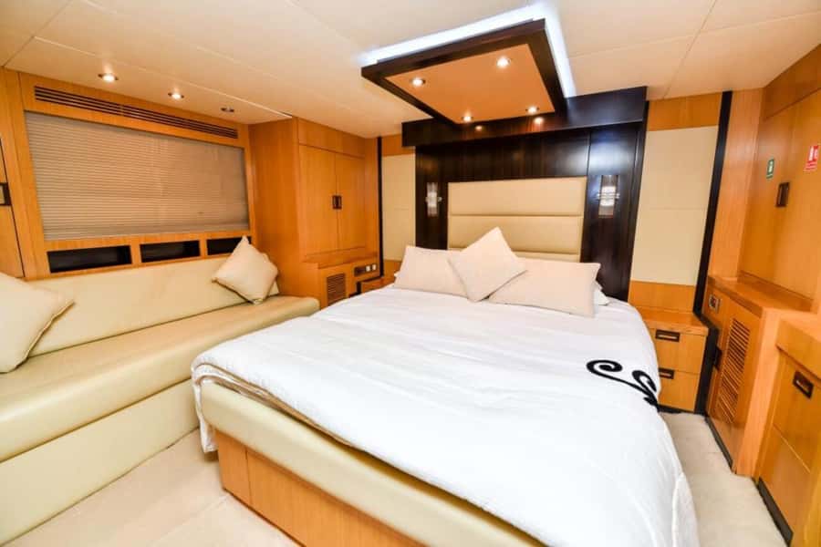 Dubai: Marina Private Luxury Yacht Tour - Price and Value: $374 Per Group Up to 15