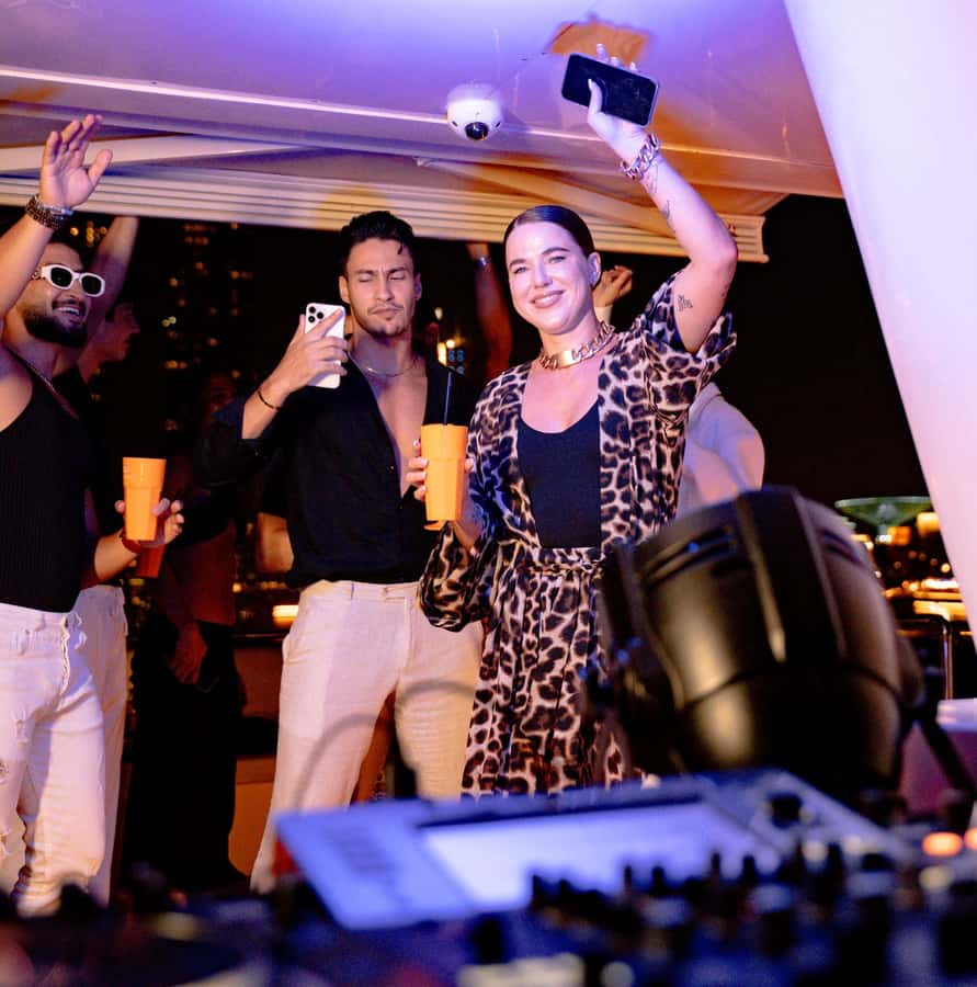 Dubai: Marina Yacht Party with BBQ, Unlimited Drinks and DJ - Quick Take: What Makes This Yacht Party Work