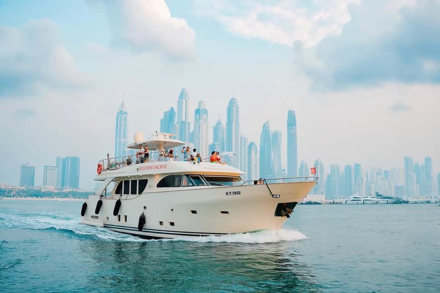Dubai Marina Yacht Tour: Ain Wheel, JBR & Harbour in 1 Hour - Why an One-Hour Cruise Works in Dubai Marina