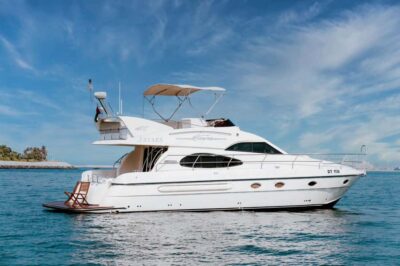 Dubai: Private Luxury Yacht Tour on a 50-Foot Yacht - Getting On Board: What You’ll Notice in the First 15 Minutes