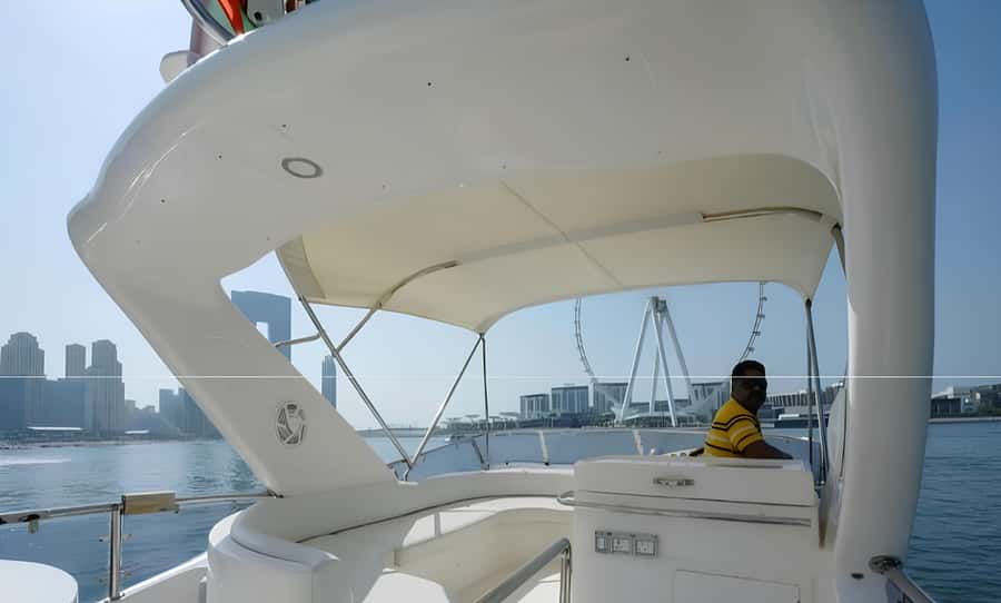 Dubai: Private Yacht Tour Experience with Soft Drinks - Choosing the right duration: how long is long enough?