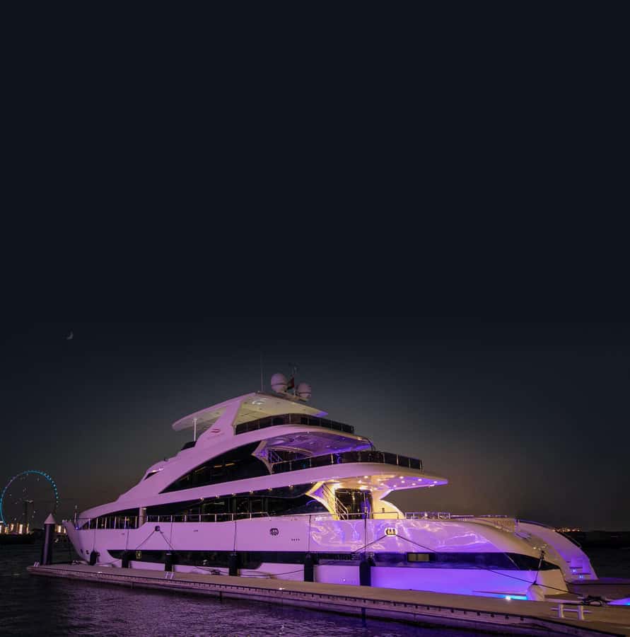 Dubai: Superyacht Experience with Live Music & Drinks - Onboard comfort: WiFi, Mario Kart, and the small details that make it easier