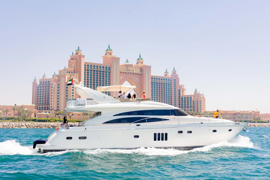 Dubai: The Luxury Yacht Tour with Live BBQ Option - Key highlights at a glance
