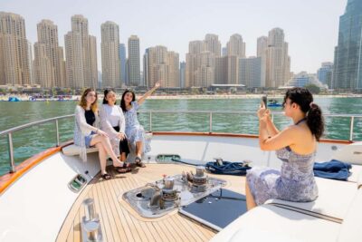 Dubai: The Luxury Yacht Tour with Live BBQ Option - Finding Dubai Harbour Yacht Club without stress