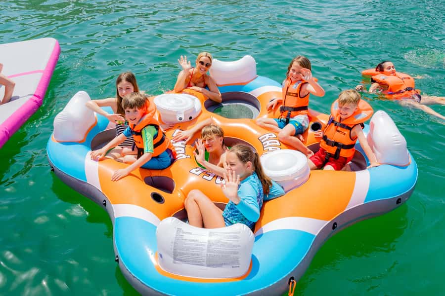 Dubai: Yacht Cruise with Swimming, Snorkeling and BBQ Lunch - Sailing Dubai Marina to JBR: How the Time on the Water Works