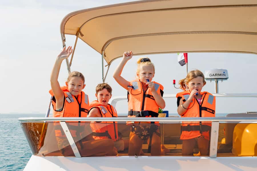Dubai: Yacht Cruise with Swimming, Snorkeling and BBQ Lunch - FAQ