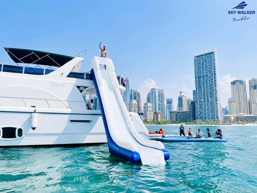 Dubai: Yacht Cruise with Swimming, Snorkeling and BBQ Lunch - The BBQ Lunch and Unlimited Beverages Part: Easy, Solid, and On-Board Convenient
