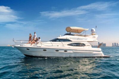 Dubai Yacht Tour - Boat Trip upto 12 guests Private event - Picking the right time: 1, 2, 3, or 5 hours changes the whole story