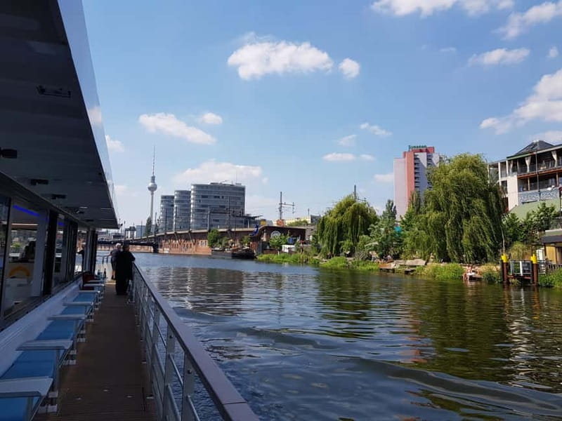 Evening Boat Tour 1.5 hour with our solarcatamaran - Getting There: UBER PLATZ and the Start of Your Cruise