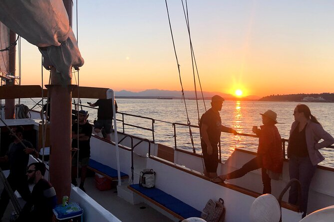 Evening Colors Sunset Sail Tour in Seattle - Getting to Bell Harbor and managing the short 2-hour window
