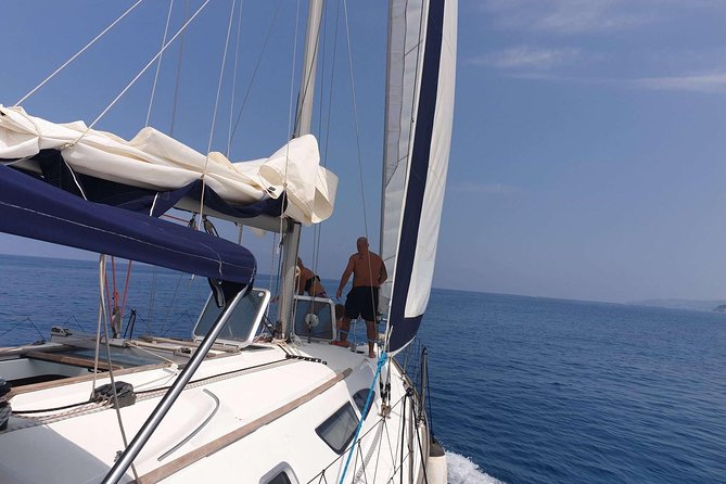 Excursion by Sailing Yacht - Captain explanations: hit-or-miss, so ask questions