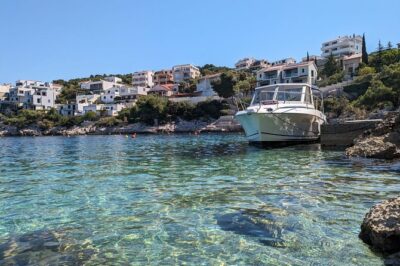 Experience Zadar Archipelago with private Antares sailing tour - Antares skippers: how the father-daughter team shapes the day