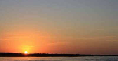 Faro: Ria Formosa Guided Sunset Tour by Catamaran - Getting to the dock at Cais da Porta Nova without stress
