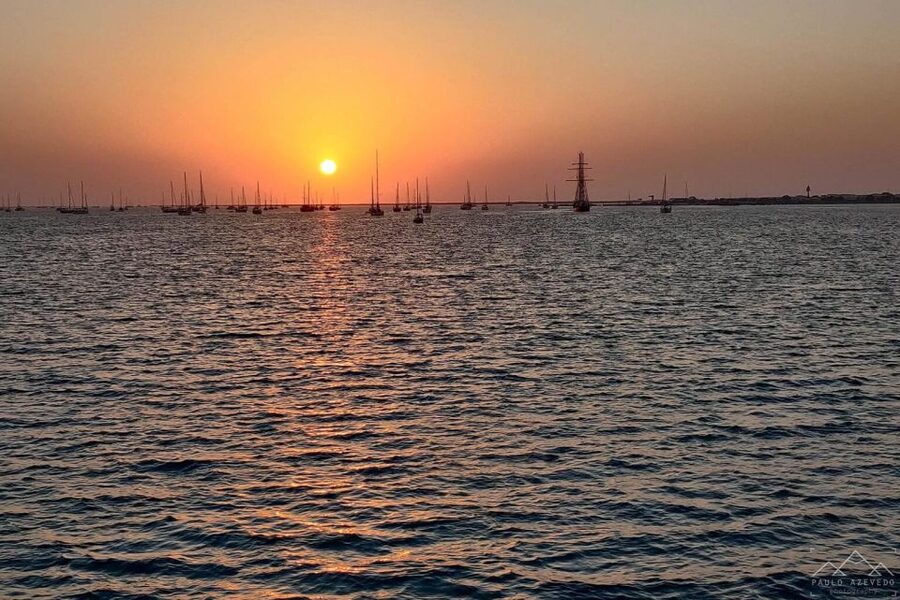 Faro: Ria Formosa Guided Sunset Tour by Catamaran - What’s included (and what isn’t): plan like a local