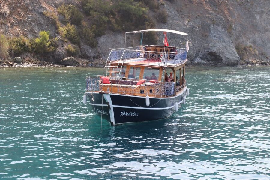 Fethiye: Island Sailing Trip with Lunch and Hotel Pickup - Red Island: red-ground shallows for a different look