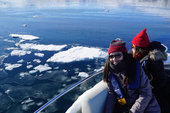 Fjordcruise in a Luxury Yacht Arctic Queen - Food, Warmth, and the Captain’s Role in the Experience