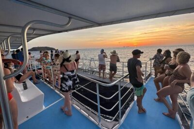 Flamingo Family Fun Catamaran Snorkel:Comfortable shaded seating - The Late Lunch/early Dinner and Unlimited Drinks Value Check
