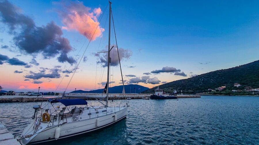 From Agia Efimia: All Inclusive Sailing Day Trip to Ithaca - Crew and service: Captain Menios and the small-team approach