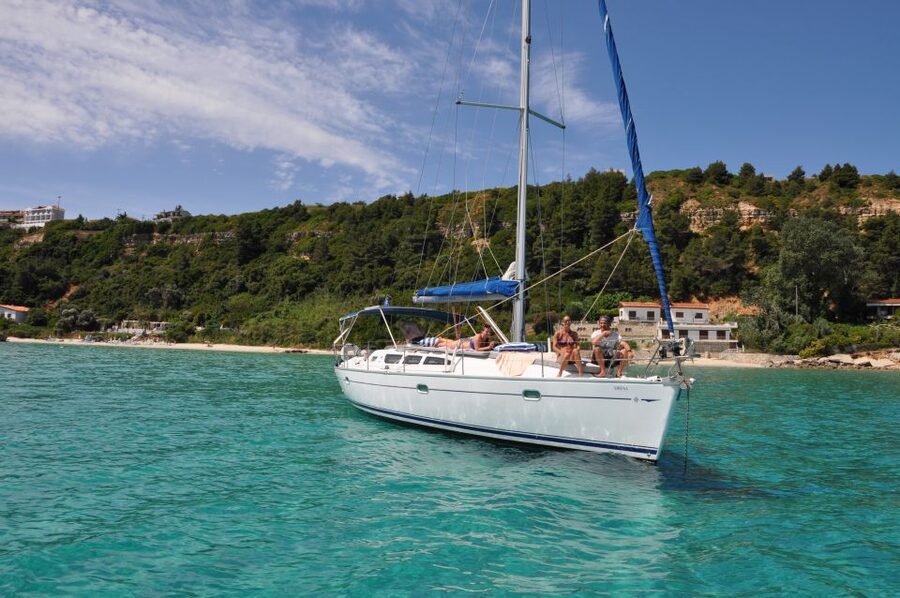 From Nea Fokea: Chalkidiki 6-Hour Cruise by Sailing Boat - Snorkeling, towels, and that sea-breeze packing list