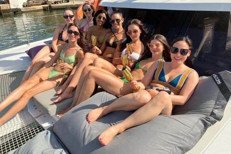 From Palma: Luxury Catamaran Group Tour with Tapas & Drinks - Where you meet and how to get settled at La Lonja