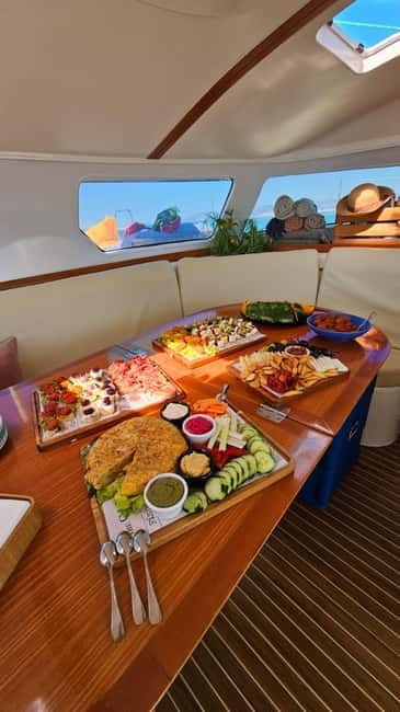 From Palma: Luxury Catamaran Group Tour with Tapas & Drinks - Why the itinerary works (and what you should watch for)
