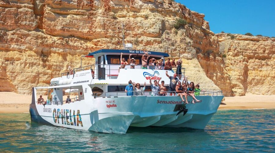 From Portimão: Catamaran Cruise to Benagil Caves with BBQ - Ferragudo and the return coast: seeing more than one famous cave