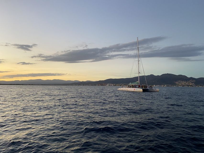 From Roses: Sunset Catamaran Cruise - The route: Bay of Roses, Roses and Empuriabrava from sea level