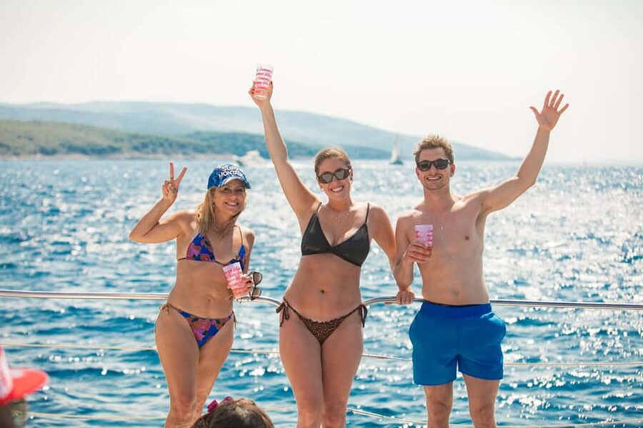 From Split: Catamaran Cruise to Golden Horn & Brač island. - The 1-hour catamaran cruise: views first, welcome drink second