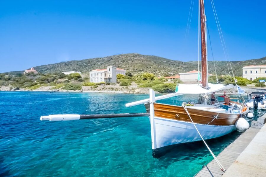 From Stintino: Asinara Vintage Sailing Boat Tour with Lunch - Cala Barche: Swim Time First, Then Lunch with Drinks