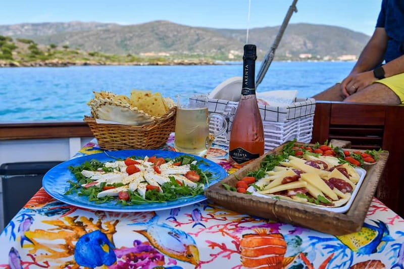 From Stintino: sailing trip to Asinara with Lunch - Meeting in Stintino: where to park and where to find the kiosk