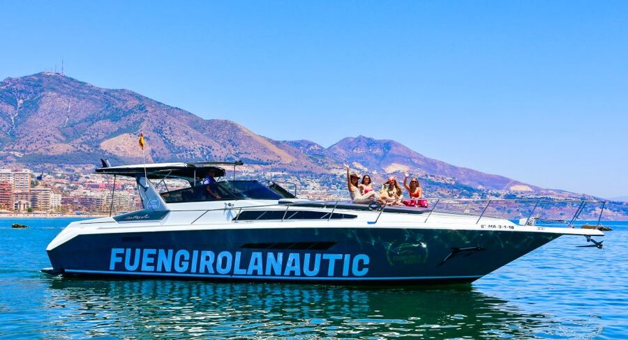 Fuengirola: Dolphin Watching by Yacht with Snacks and Drinks - The 2-Hour Rhythm: From Port to Dolphin Hunt to Sea Swim