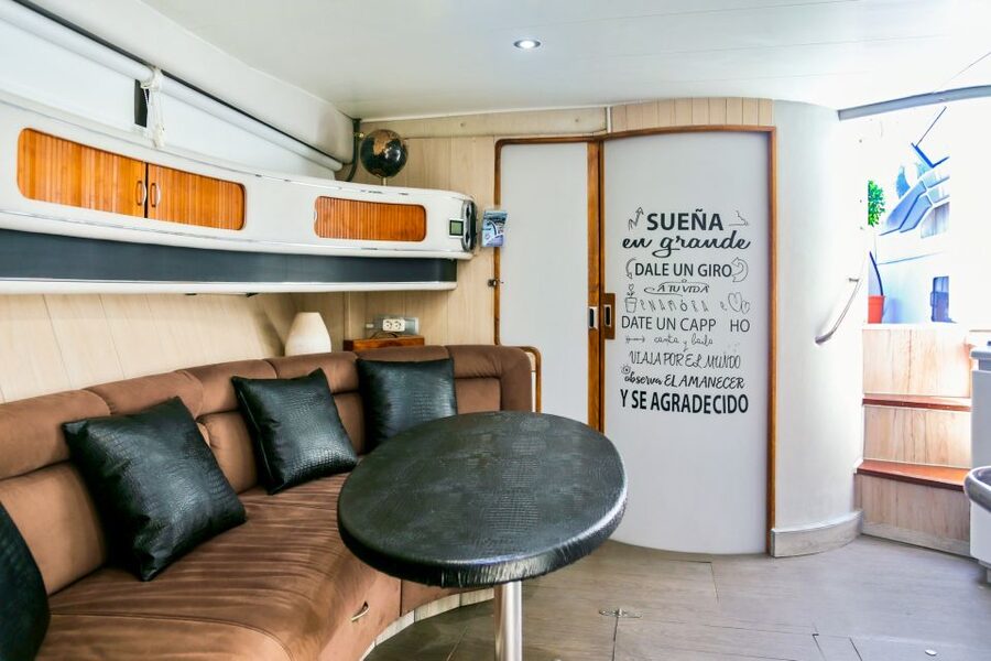 Fuengirola: Dolphin Watching by Yacht with Snacks and Drinks - Getting On Board: Meeting Point, Timing, and What to Wear