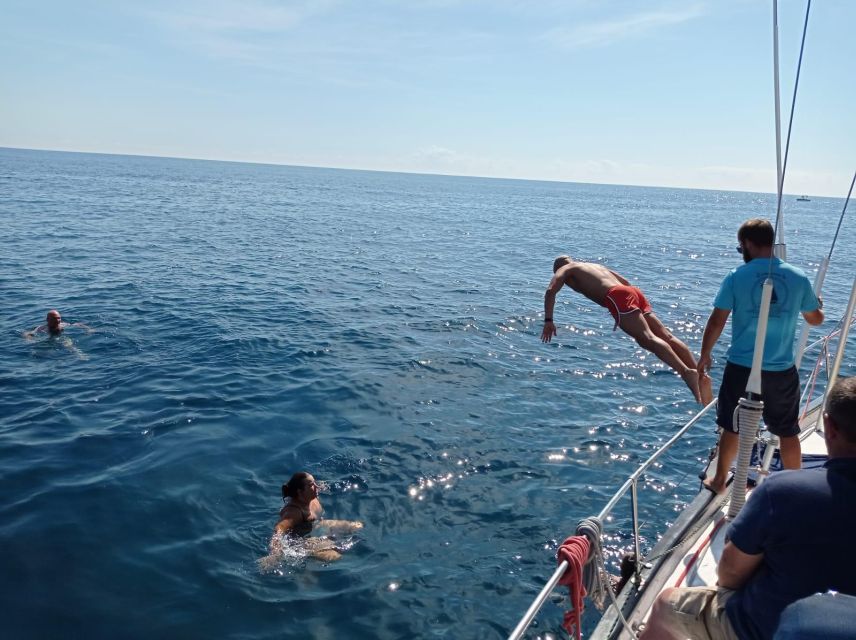 Fuengirola: Dolphin-Watching Sailing Tour with Drinks - Sailing out of Fuengirola: the Costa del Sol views are part of the deal