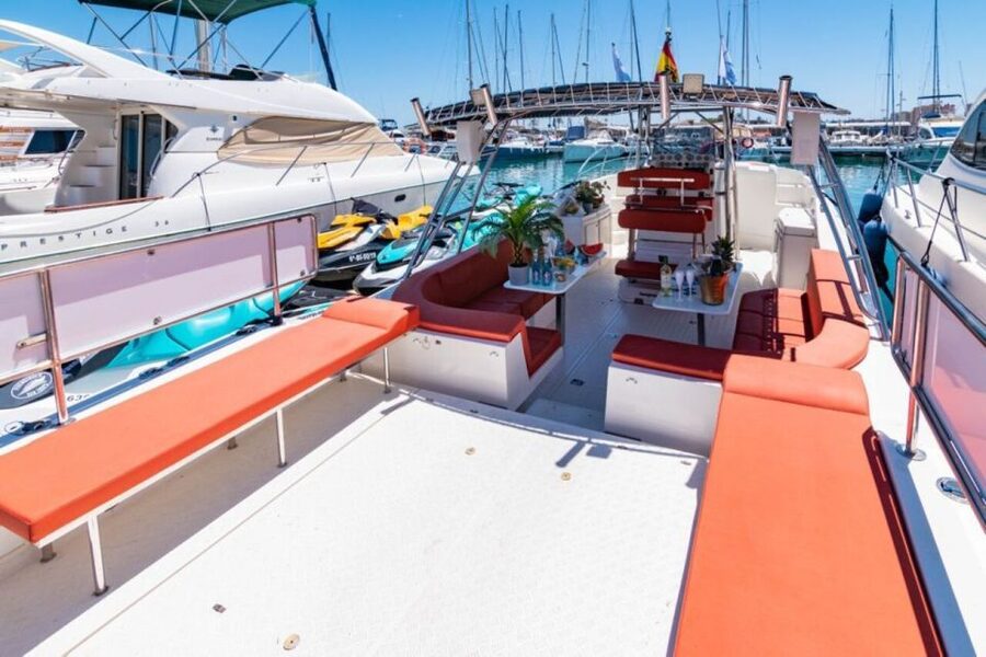 Fuengirola: Fantastic Dolphin Watching Yacht Tour with Drink - The drinks-and-comfort part: what you get and why it matters