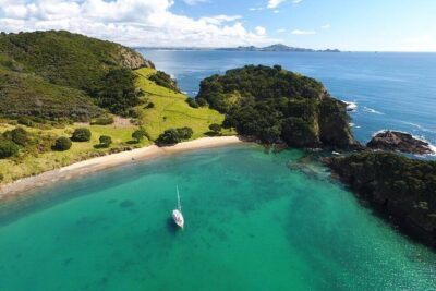 Full-Day Bay of Islands Tour by Vigilant Yacht Charters - Sailing, not just a boat ride: The crew’s real-sailing focus