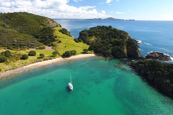 Full-Day Bay of Islands Tour by Vigilant Yacht Charters - Sailing, not just a boat ride: The crew’s real-sailing focus