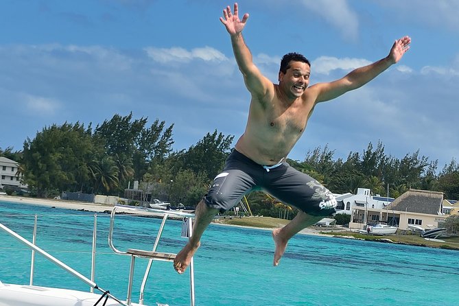 Full-Day Catamaran Cruise to Île aux Cerfs with BBQ Lunch - BBQ lunch and unlimited drinks: where the value really shows up