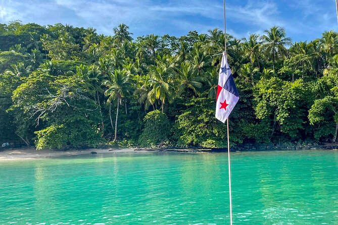 Full-Day Catamaran Sailing Caribbean Beaches with Snorkelling and Lunch - Playa Blanca and snorkeling: what to expect from the water