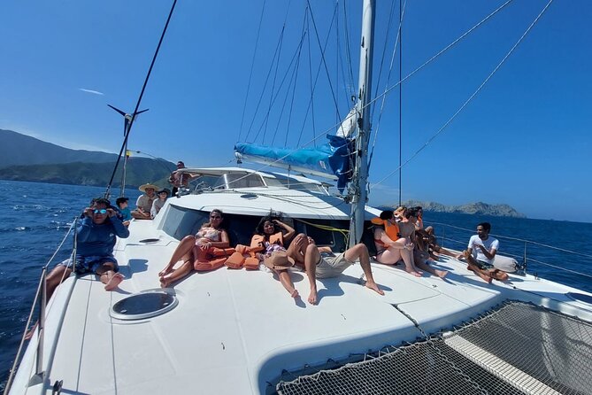 Full-Day Catamaran Tour through Tayrona - A catamaran day through Tayrona that fits real-life schedules