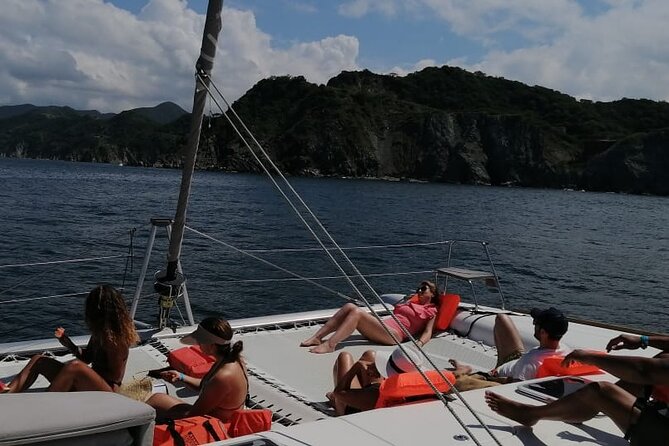 Full-Day Catamaran Tour through Tayrona - Tayrona National Park from the sea: what you get and what you don’t