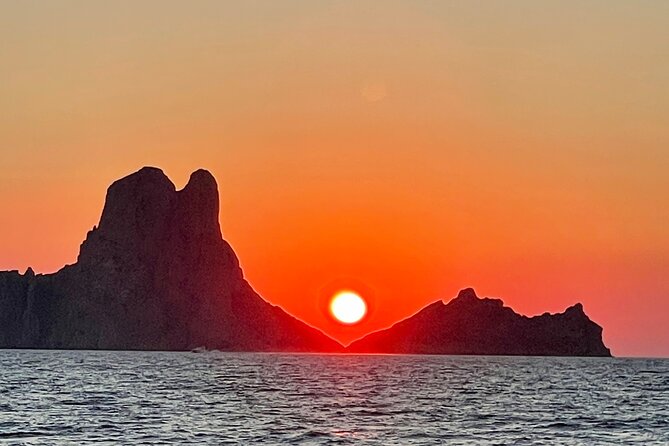 Full-Day Private Sailboat Tour of Ibiza and Formentera - Crew vibe and boat comfort: what I’d look for on board
