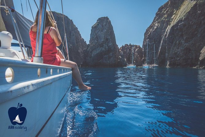 Full day sailing cruise on the West side of Milos island - A small West Milos sail that feels like a day with locals