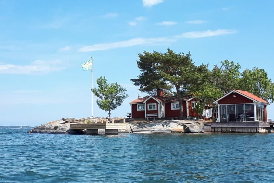 Full-Day Stockholm Archipelago Sailing Tour - Small-group yacht sailing: what “limited to 10” changes