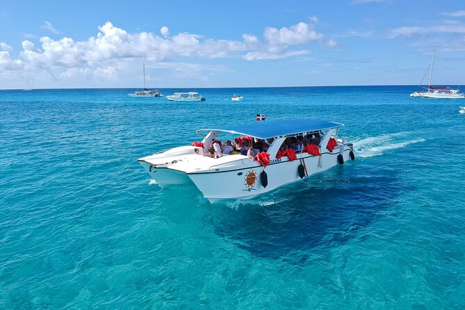 Full-Day Tour to Saona Island Sailing with Lunch and Beverages - How the guide experience can make or break the day