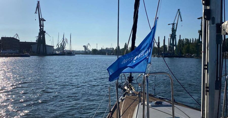 Gdańsk: Motlawa and Port yacht cruise with Welcome Drink - Meeting at Oria Magic House: How to Find Your Boat Fast