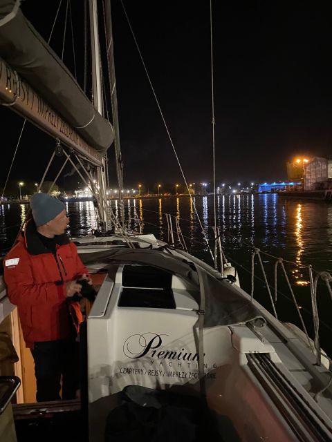 Gdansk: Scenic Evening Yacht Cruise with Welcome Drink - The Comfort Setup: Prosecco or Mulled Wine, Blankets, Decks, Toilets