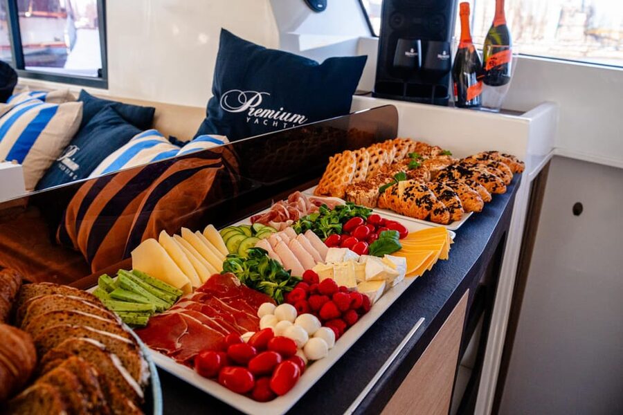 Gdansk/Sopot: Breakfast Cruise on a Catamaran - Timing and boat wait: why showing up early helps