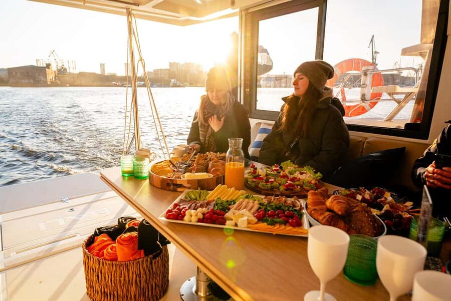 Gdansk/Sopot: Breakfast Cruise on a Catamaran - Your route options: coast from Sopot vs the Motława River from Gdansk