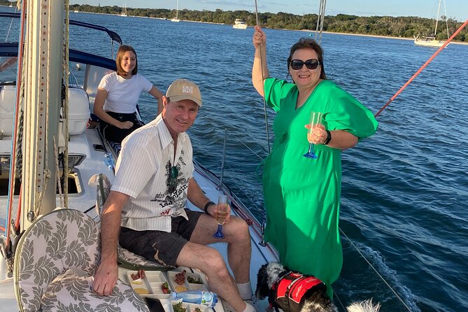 Gold Coast 2 hour Sunset Sailing Cruise with Drinks&Tasting Plate - Blankets and Cool-Water Reality