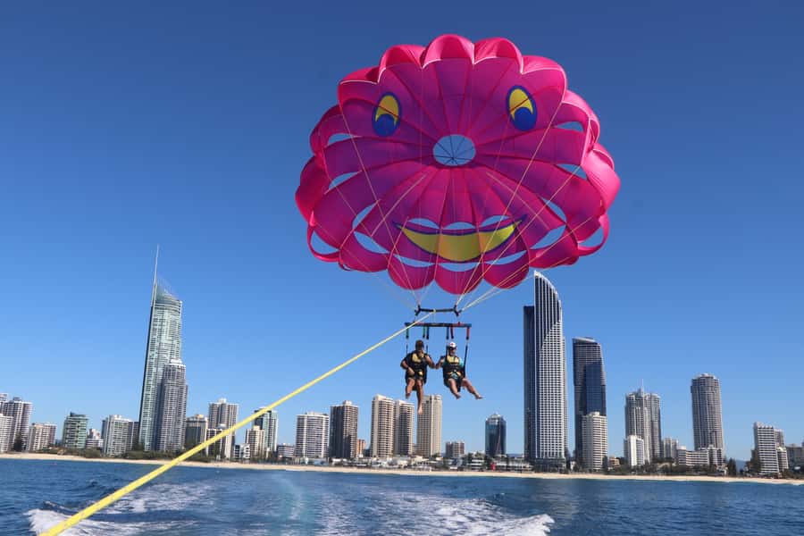 Gold Coast: Parasailing in Surfers Paradise - Safety and Crew Energy: How This Ride Stays Calm in the Air
